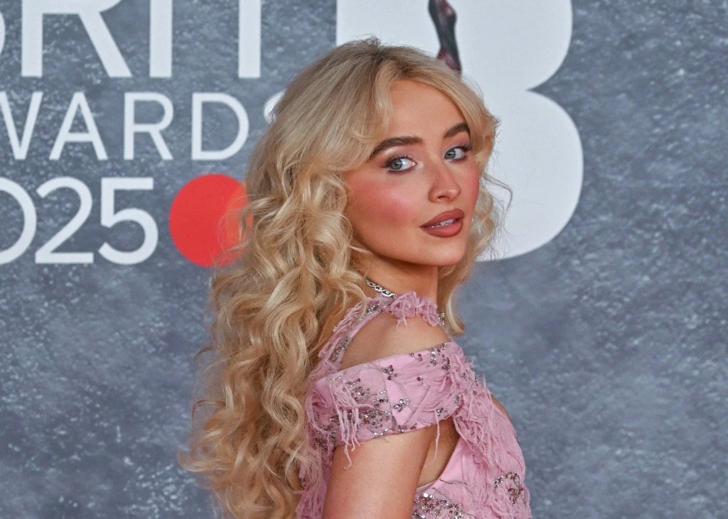 Sabrina Carpenter Hottest pop star