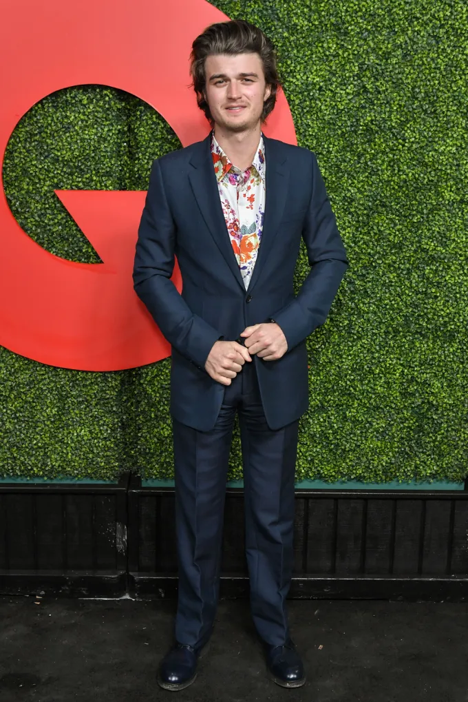 Joe Keery Physical Appearance